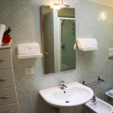 アパートホテル Floreal